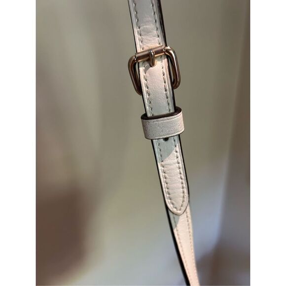 Coach Signature Crossbody Bag - Picture 5 of 9